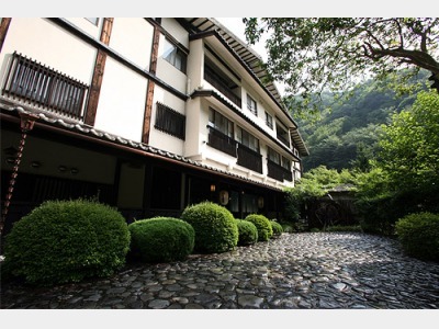 ���g���̊O��