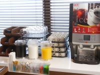 ���E���W