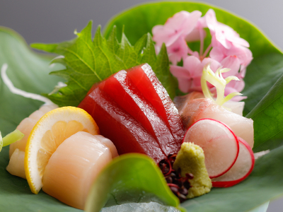 【夕食一例】新鮮なお刺身。