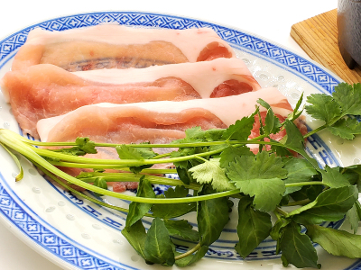 夕食の一例（スタンダードプラン）富士ヶ嶺（ふじがね）ポークのしゃぶしゃぶ