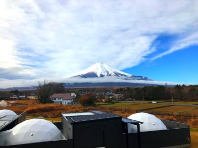 【富士山】焚き火スペースやドーム内からでも全室富士山ビュー。 　