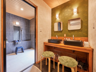 【洗面所】シンクは2つご用意。朝の渋滞も回避できます。　