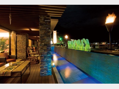 ラウンジ＆バー「水のテラス」