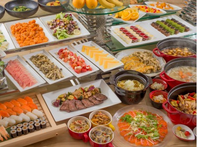 夕食のよりどりビュッフェ