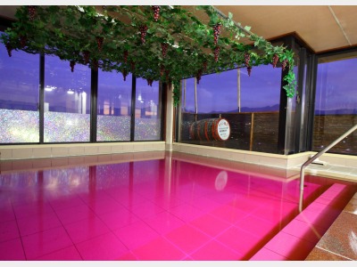 【展望ワイン風呂】（女性用 ）