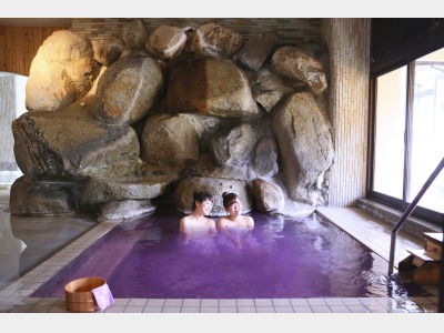 大浴場_布袋の湯「ワイン風呂」