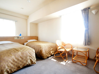 ツインルーム ベッドが2台に広々としたお部屋☆ 観光旅行に最適♪