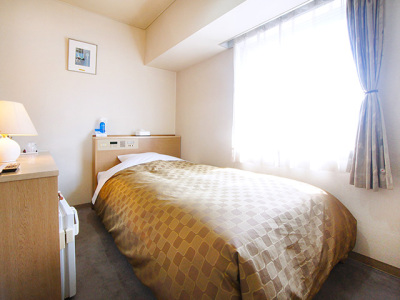シングルルーム ベッド幅105cm ビジネスにも観光にも便利なリラックスルーム♪