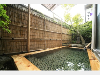 瑠璃の湯　露天風呂