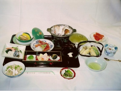 デラックス料理一例（和食膳）