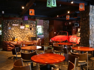 【エスニックレストランかもしか】併設のエスニックレストラン。本場の味を楽しめます