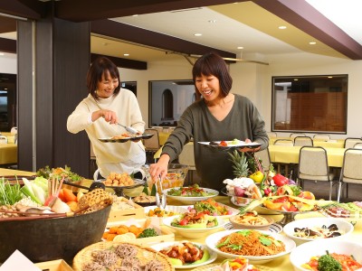 【夕食バイキング】どれを食べようか迷います♪