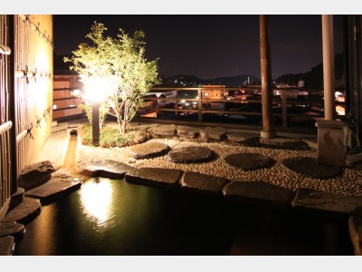 夜の露天風呂