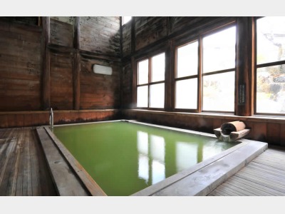 翡翠色の温泉　碧落 -HEKIRAKU-