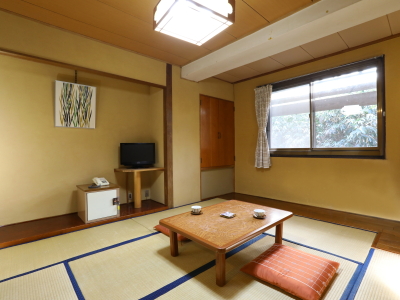 6畳　バス・トイレ付