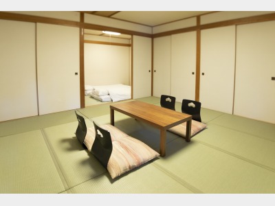 和室(12畳＋6畳)