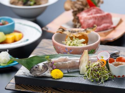 山の香り「野遊び膳」岩魚