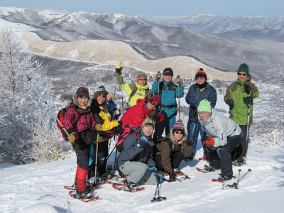 八子ヶ峰のスノーシューやロイヤルヒルスキー場のスキー！冬の楽しいイベントも晴明荘から徒歩で５分～１０分。レンタルもお値打ちにご提供させていただきます。