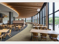 RESORT�@FOOD�@HALL�u�ΔȂ̕��v