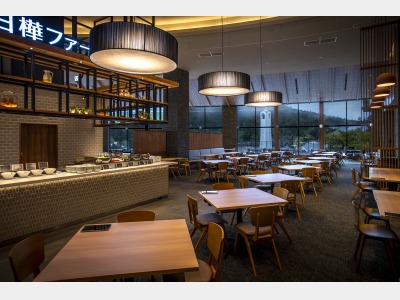 RESORT　FOOD　HALL「湖畔の風」