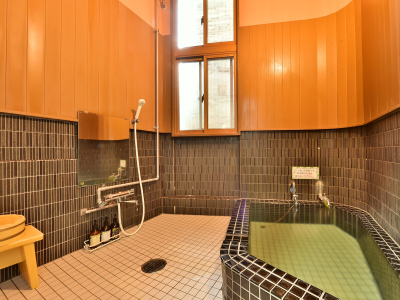 源泉かけ流しの貸切風呂（50分無料）