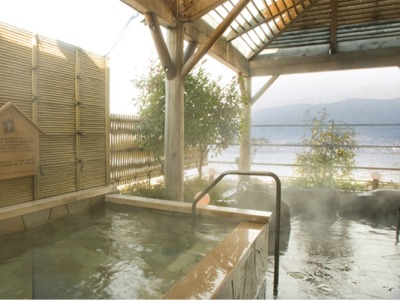 地酒風呂から諏訪湖を眺む
