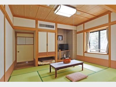 和室8畳　トイレ付　