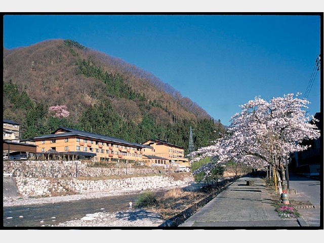 湯多利の里　伊那華 外観