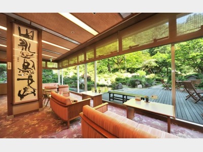 ロビーラウンジ