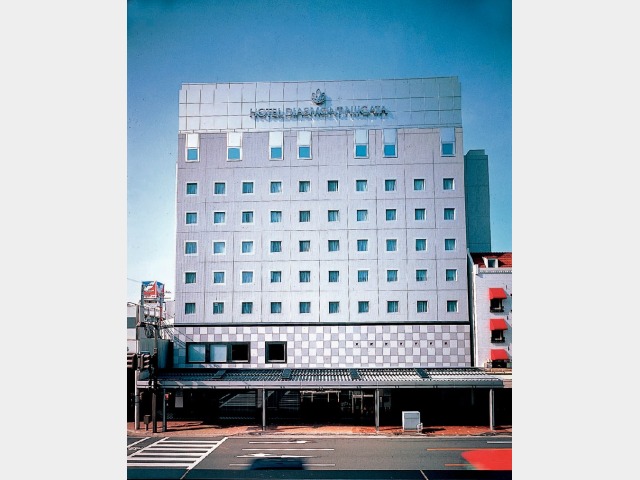 ホテルディアモント新潟 外観