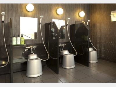 大浴場シャワーブース