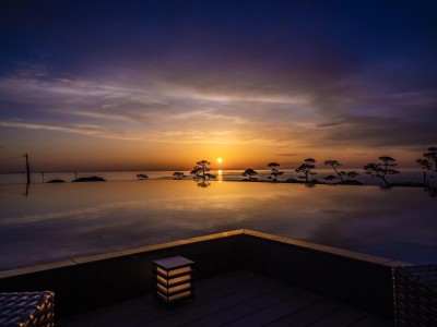 水のテラスから望む夕景