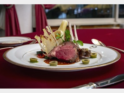 夕食フランス料理イメージ