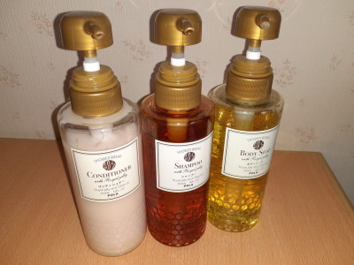 シャンプー、コンディショナー、ボディーソープ