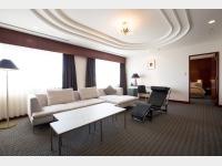 �X�C�[�g���[��