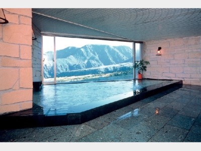 大日岳を眺めながら入れる、男性浴場（イメージ）