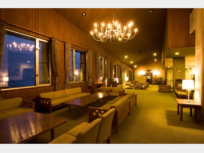 ロビー（夕景）