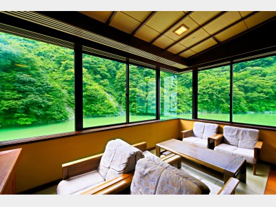 フロントロビーからの眺め