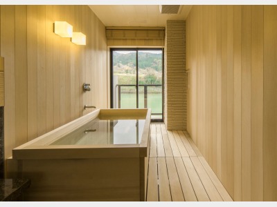 本館  デラックス 風 302号室