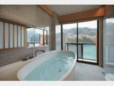 本館  デラックス くり 306号室