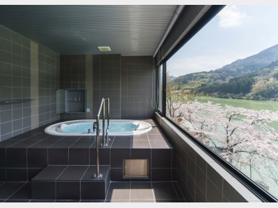 本館 プレミアスイート 環水 202号室