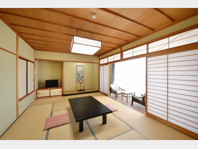 客室一例（12畳）