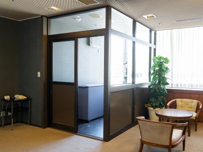 喫煙ブース（２F）