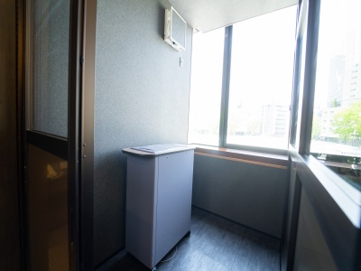 喫煙ブース（２F）