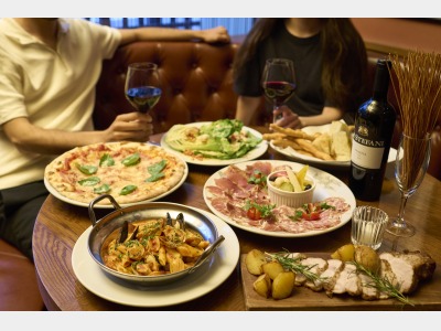 ■Dinner ホテル1階｜「イル・キャンティ」夜は豊富な種類のワインを取り揃えております