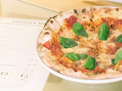 ■お部屋でピザを楽しみませんか。「イル・キャンティ」のデリバリーピザ。ご注文もお部屋から承ります