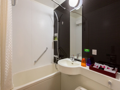 ■ユニットタイプバス（基本客室）｜滞在に嬉しい各種アメニティが勢揃い