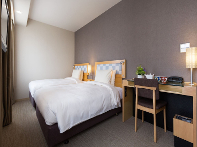 ■スタンダードツイン24平米｜能登の粋をイメージしたシックなツインルーム