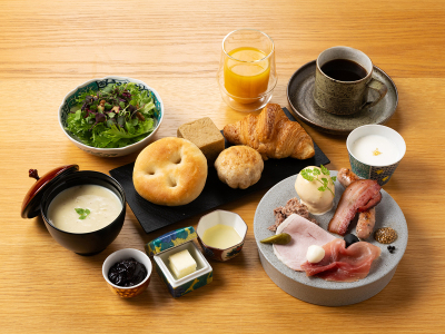 【朝食】和食一例　雨庵特製パンや能登牛コンビーフ・能登豚シャルキュトリーの盛り合わせなど（数量限定）