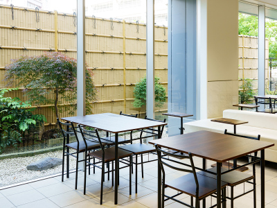 【ロビー】朝食は、こちらのスペースでお召し上がりいただく事も可能です。